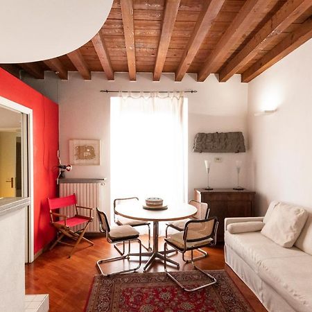 Anfiteatro Apartment In Brera มิลาน ภายนอก รูปภาพ