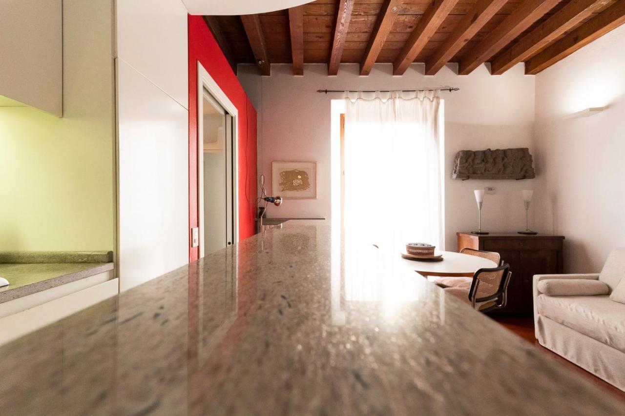 Anfiteatro Apartment In Brera มิลาน ภายนอก รูปภาพ