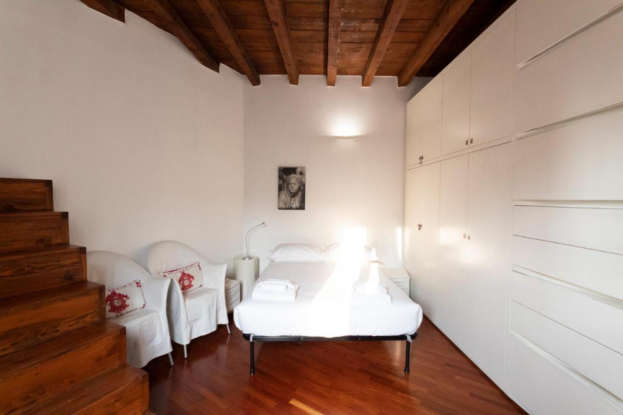 Anfiteatro Apartment In Brera มิลาน ภายนอก รูปภาพ