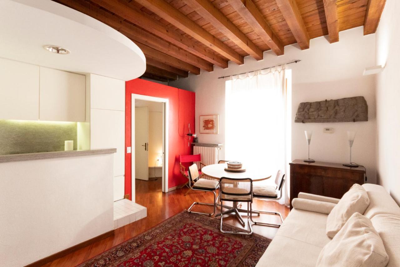 Anfiteatro Apartment In Brera มิลาน ภายนอก รูปภาพ