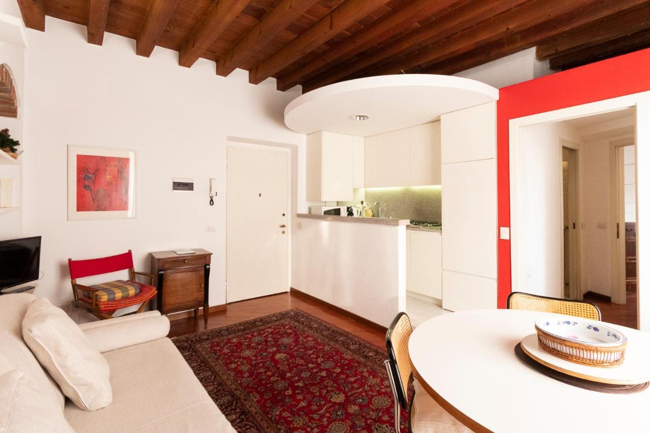 Anfiteatro Apartment In Brera มิลาน ภายนอก รูปภาพ