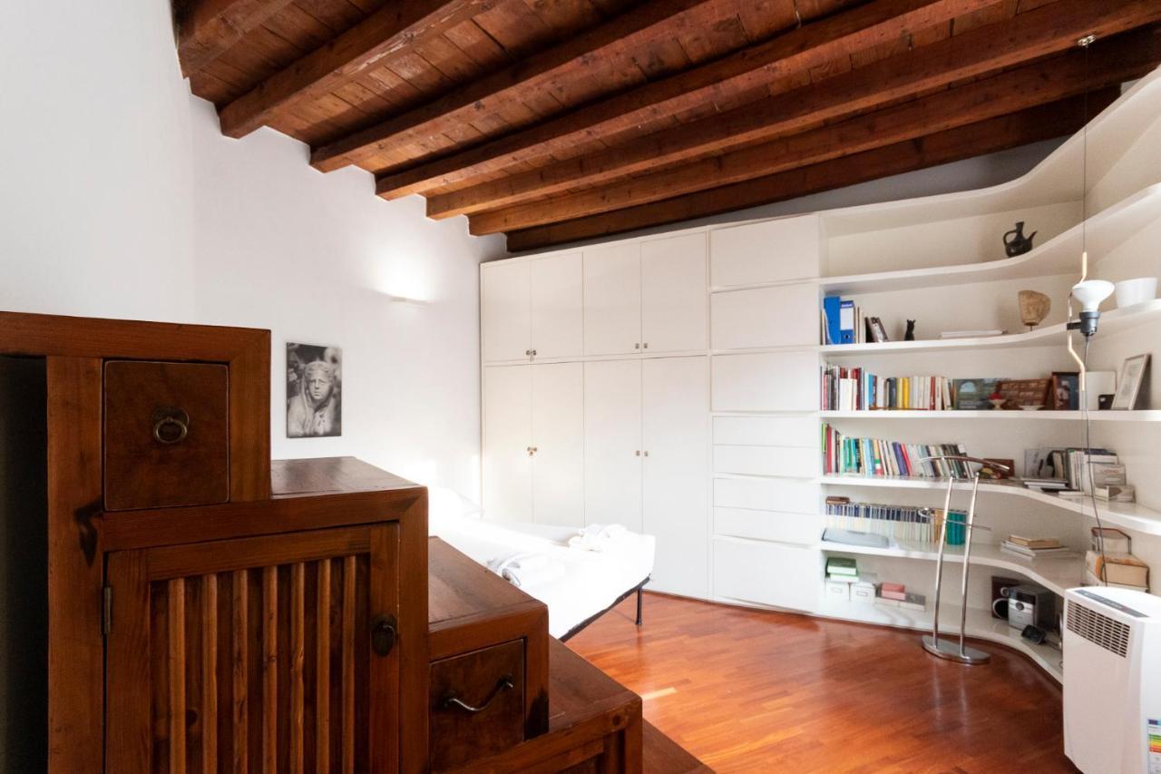 Anfiteatro Apartment In Brera มิลาน ภายนอก รูปภาพ