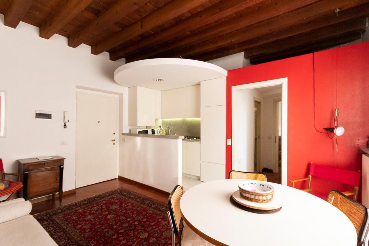 Anfiteatro Apartment In Brera มิลาน ภายนอก รูปภาพ